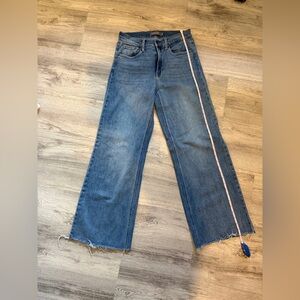 Just USA Wide-Leg Jeans in Medium Blue with Frayed Hem